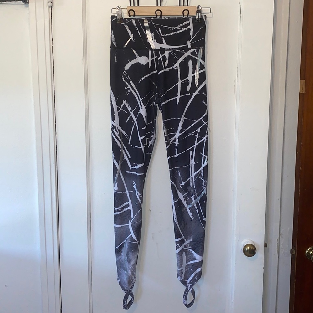 Fabletics Define High-Waisted leggings athletic splatter like design